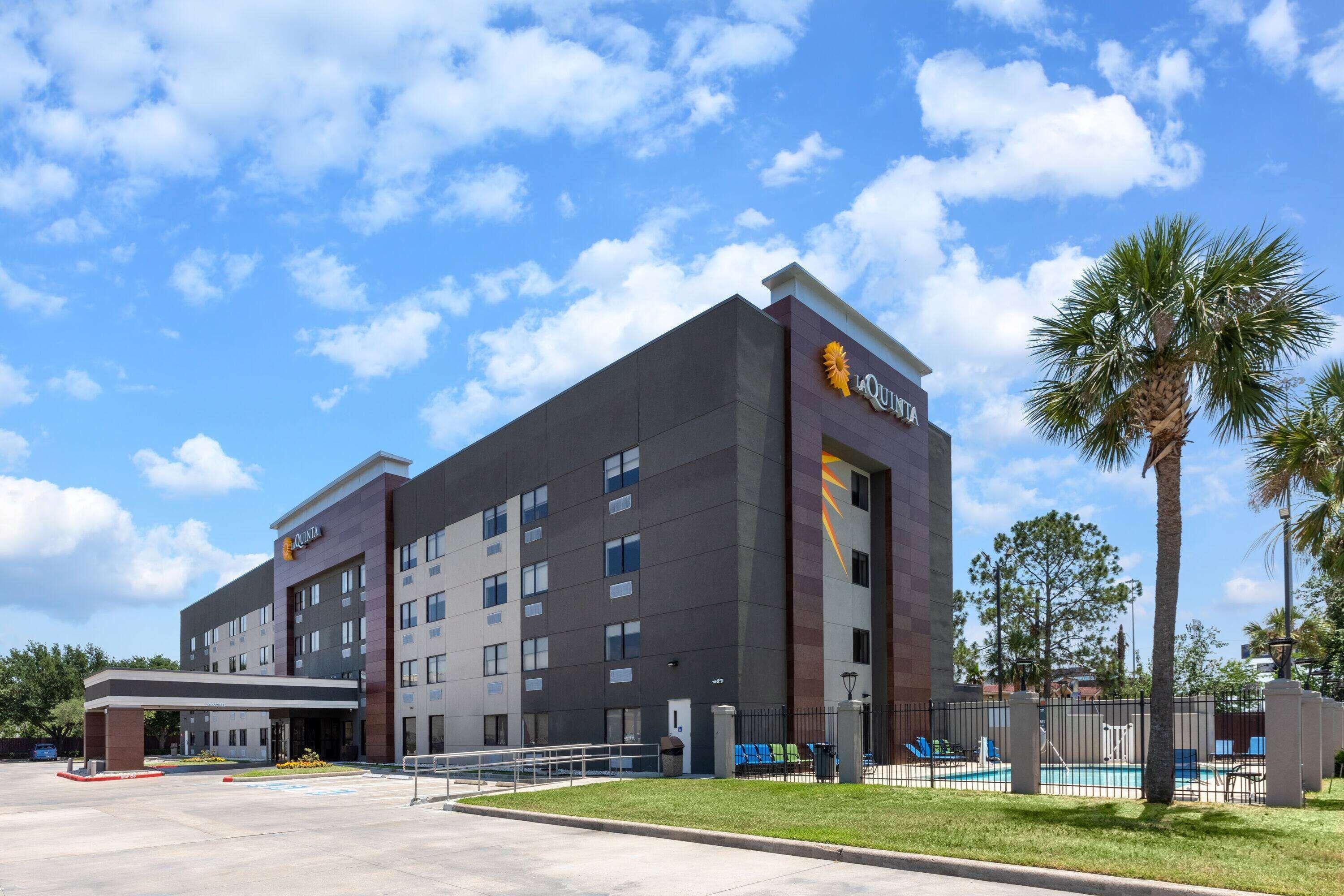13 Three-Star Hotels in Northwest Houston That Deliver Real Value